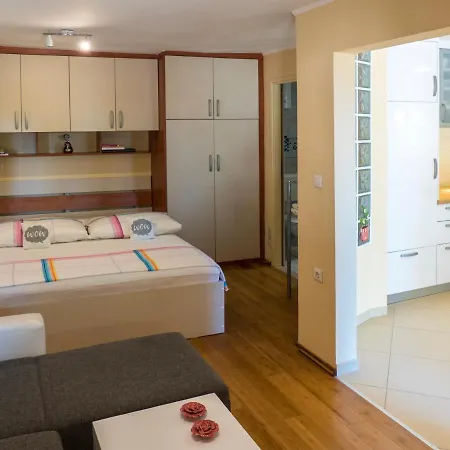 Daire Apartman Ana Punat